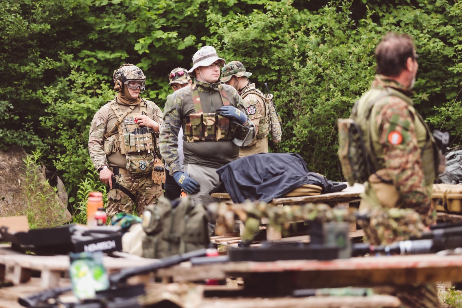 Kültéri airsoft játék a West Gate terepén