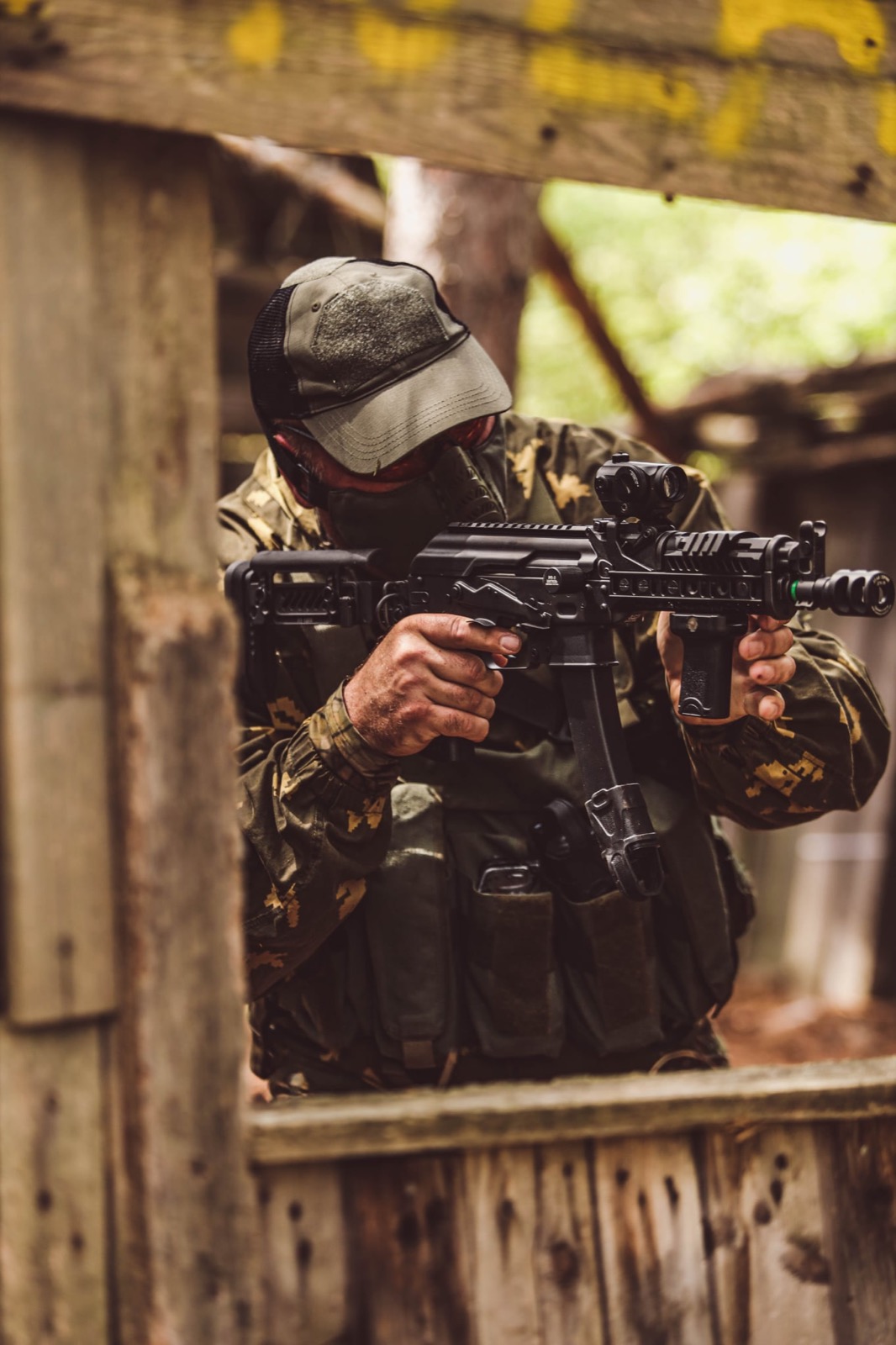 Kültéri airsoft játék a West Gate terepén