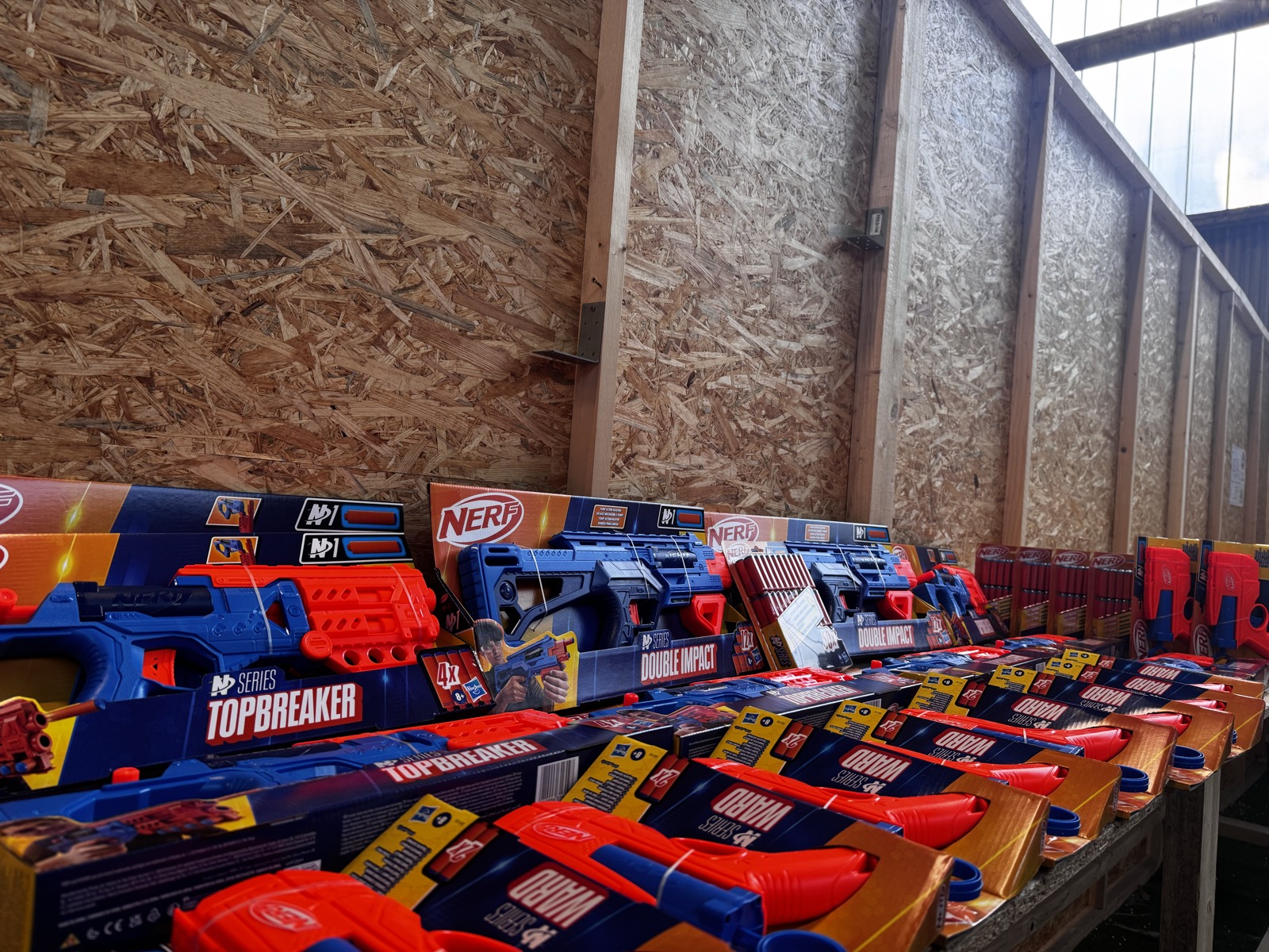 Nerf felszerelés és játék a West Gate-nél