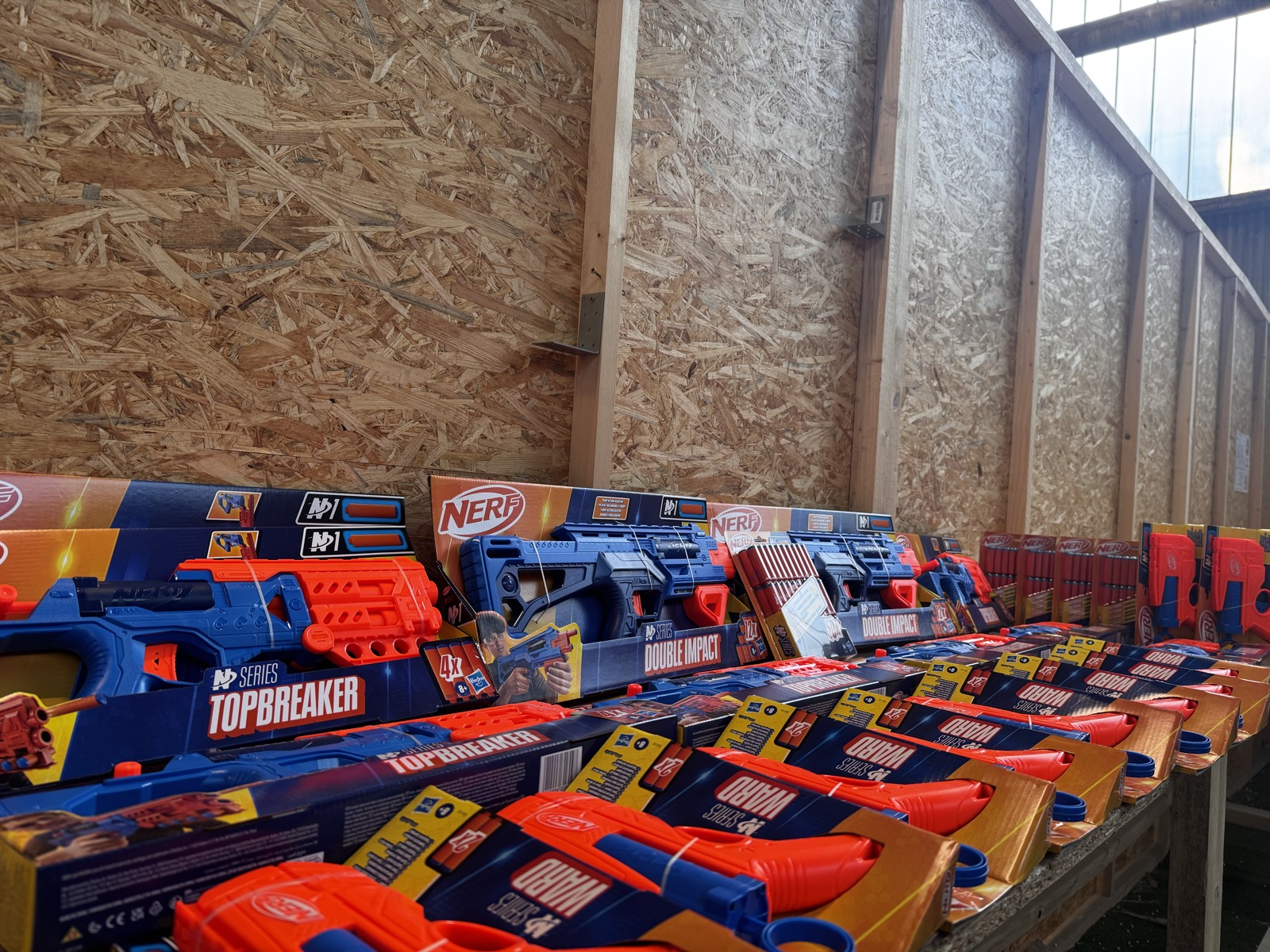 Nerf felszerelés és játék a West Gate-nél
